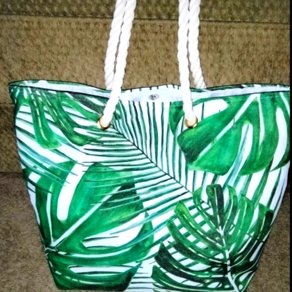 Weddingstar (Large) Green & White Botanical Leaf Canvas Beach Vacation Tote Bag